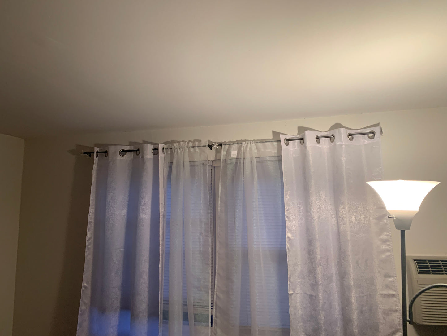 Curtains/Blinds