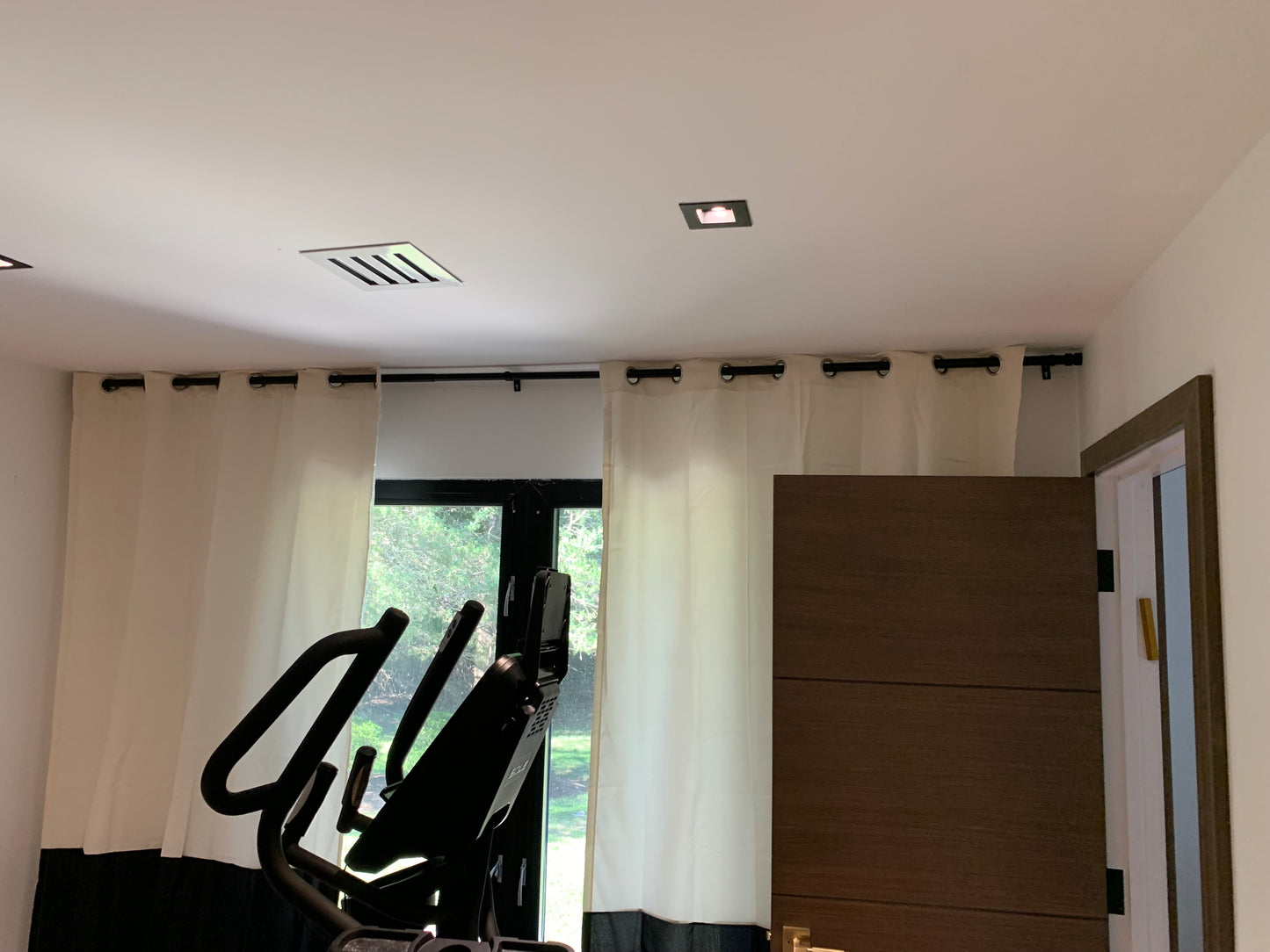 Curtains/Blinds
