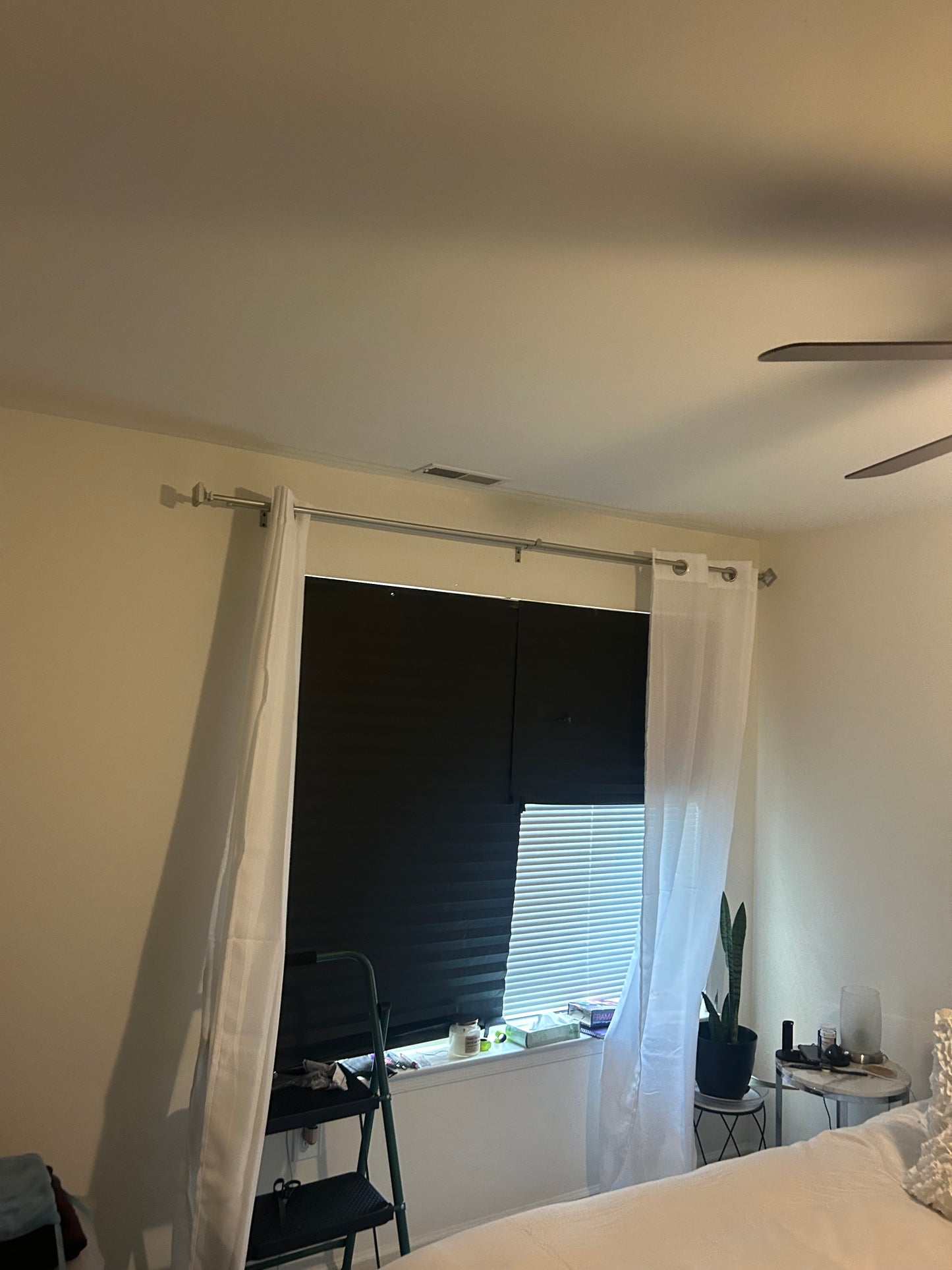 Curtains/Blinds