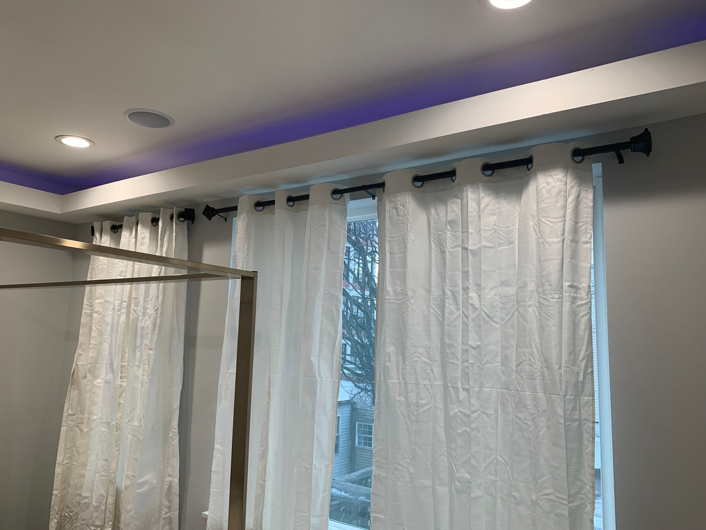 Curtains/Blinds