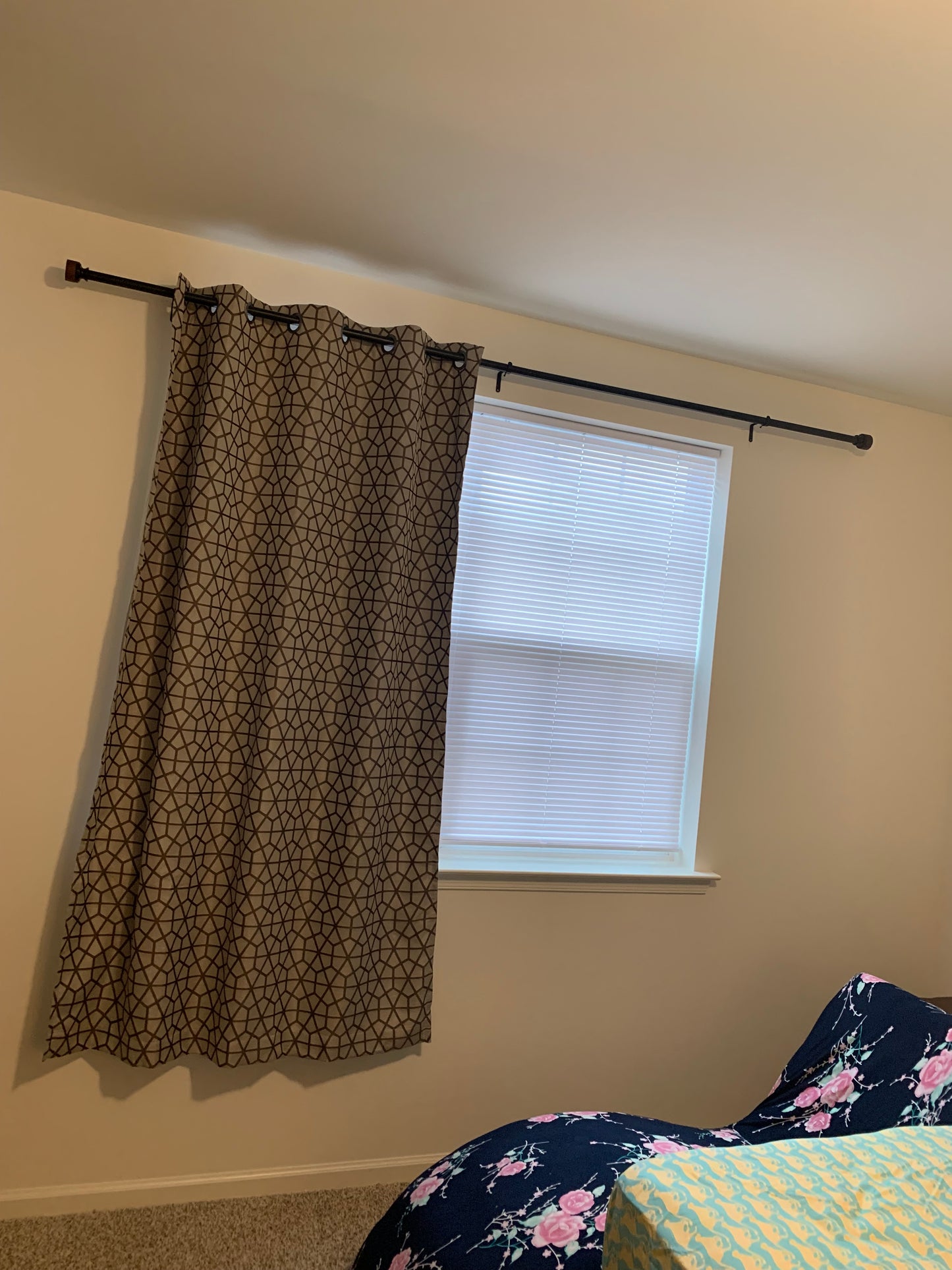 Curtains/Blinds