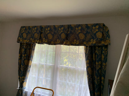 Curtains/Blinds