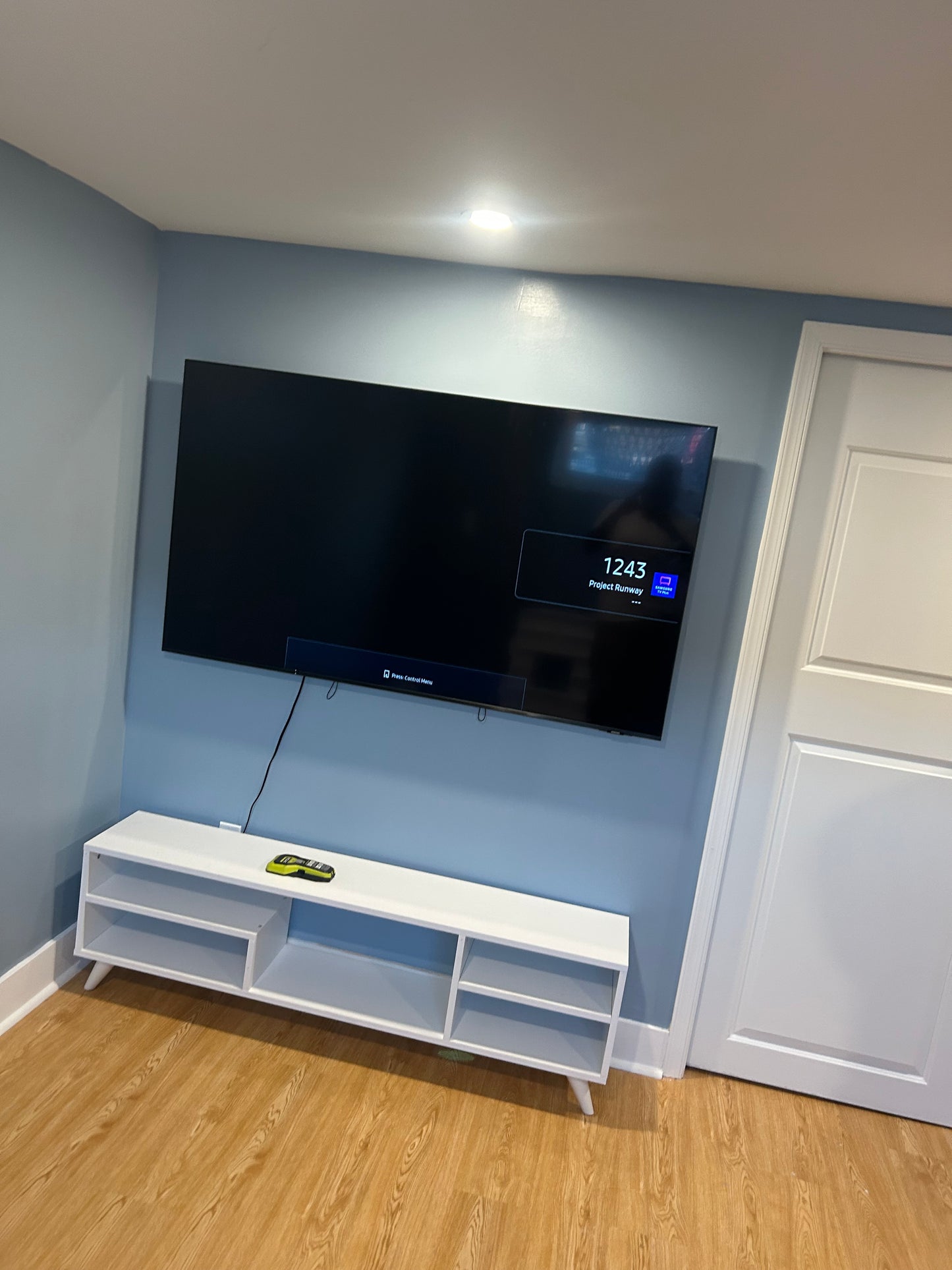 TV MOUNTING
